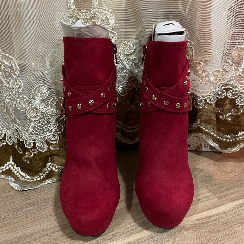 Guess heels size 8w